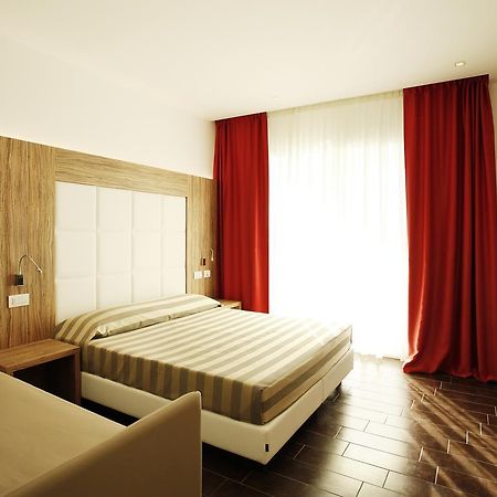 Hotel Fantasy Riccione Ngoại thất bức ảnh