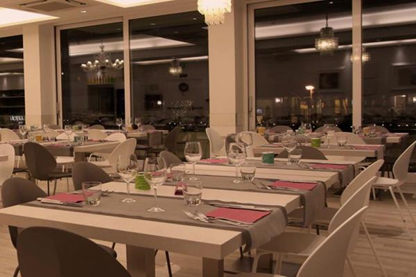 Hotel Fantasy Riccione Ngoại thất bức ảnh